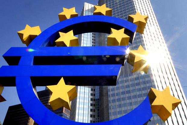 Eurozone ngập trong núi nợ công