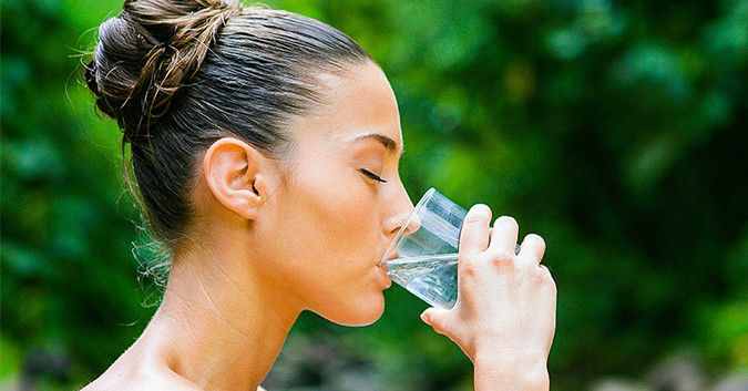 Quan niệm sai lầm về việc phải uống đủ 2-3 lít nước mỗi ngày