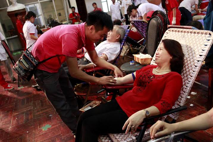 Gần 15.000 đơn vị máu tình nguyện cứu chữa cho bệnh nhân nghèo