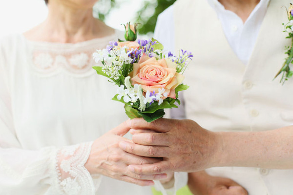 Đám cưới của cô dâu "trinh nữ" 79 tuổi và mối tình giữa đường đứt gánh giờ nối lại
